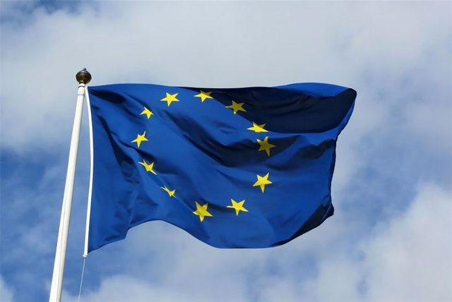 -640-0-eu-flag-696x465-1757500890