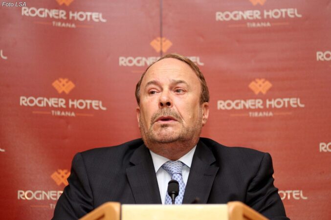 Fatos-Nano-4-677x450