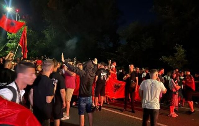 Bllokimi i rrugëve në Tiranë nga protestuesit  Policia nis hetimet për 16 persona  dy në kërkim